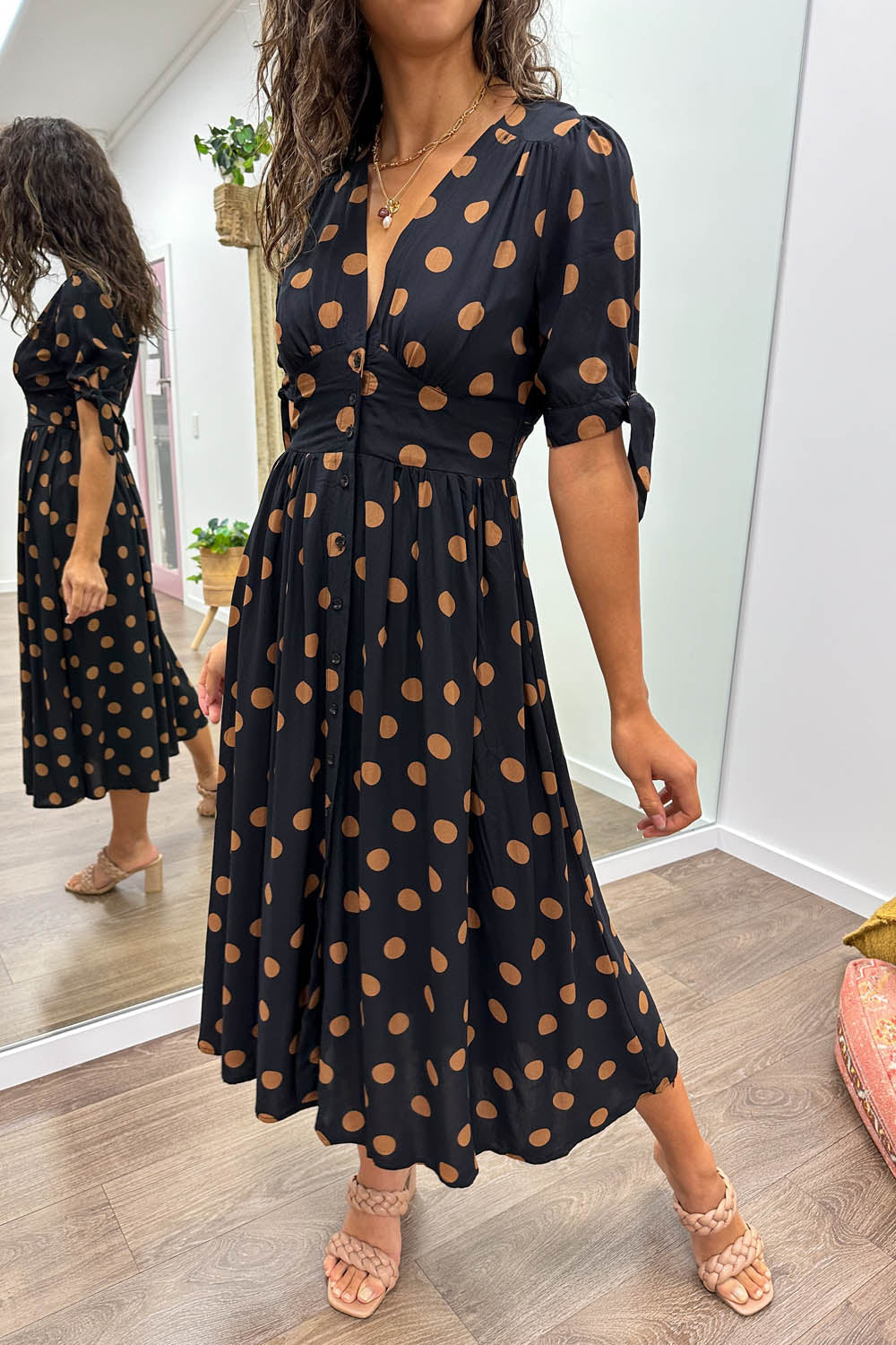 Black Spot Empire Line Midi Dress Flattering Sleeves