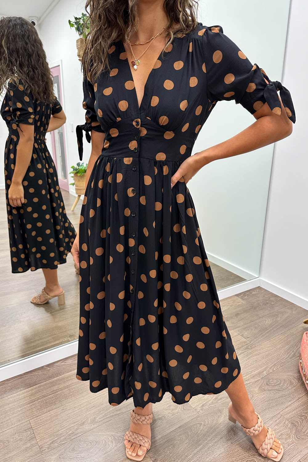 Black Spot Empire Line Midi Dress Flattering Sleeves